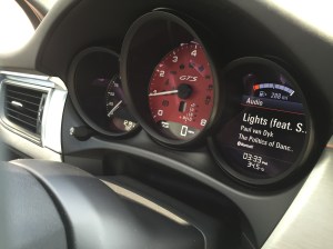 Porsche Macan GTS painel (Korncars)